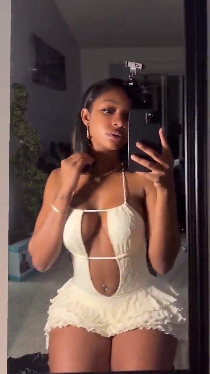 Cooking with kya Viral Video Hot Nude Boobs